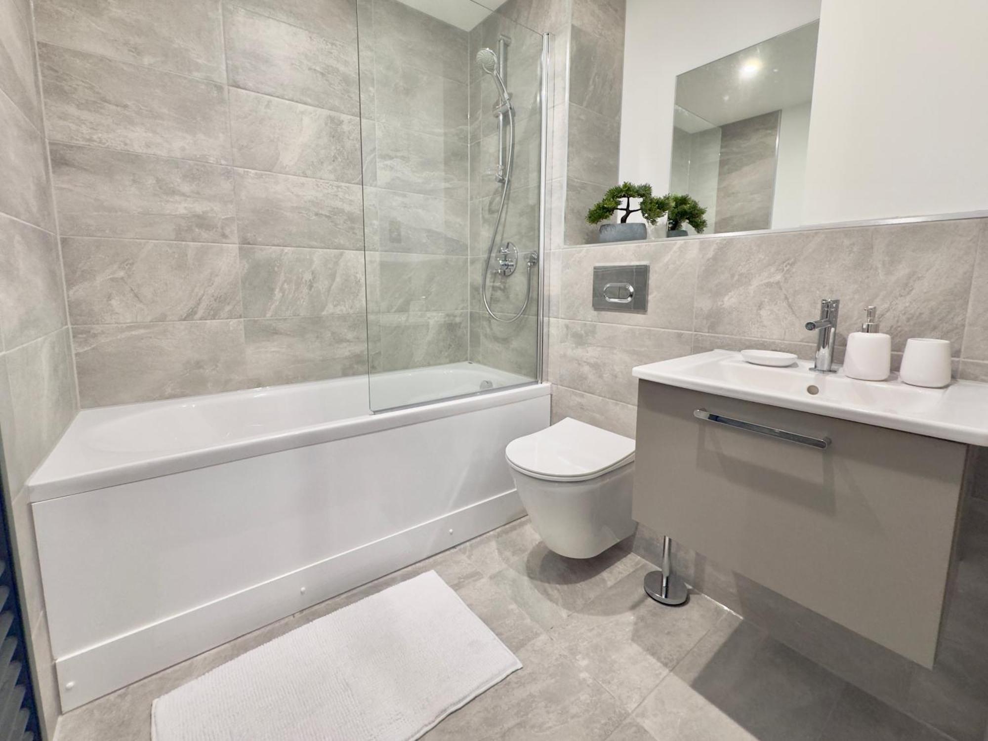 Apartment 43 Citygate With Free Onsite Gym Йорк Екстериор снимка